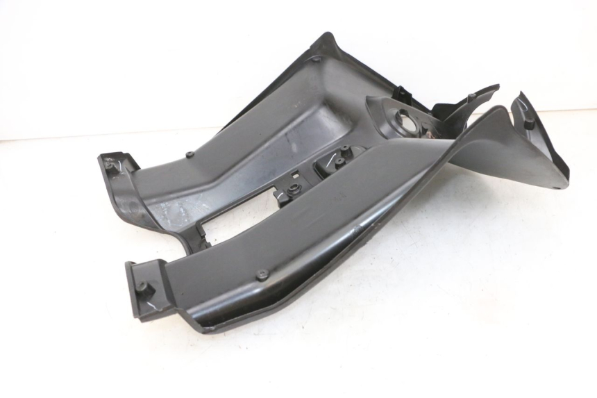photo de INNER LEGSHIELD PIAGGIO NEW TYPHOON 50 (2018 - 2021) - Fixing points details