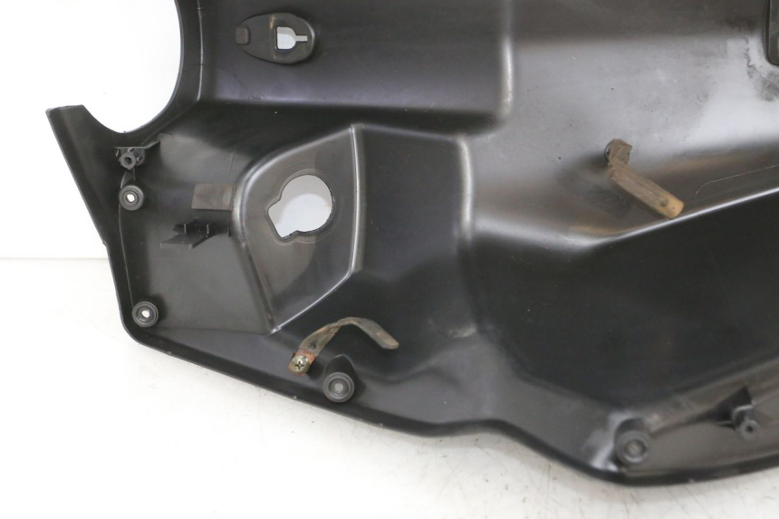 photo de INNER LEGSHIELD SYM ORBIT III 3 4T 50 (2021 - 2025) - Zoom on usage condition