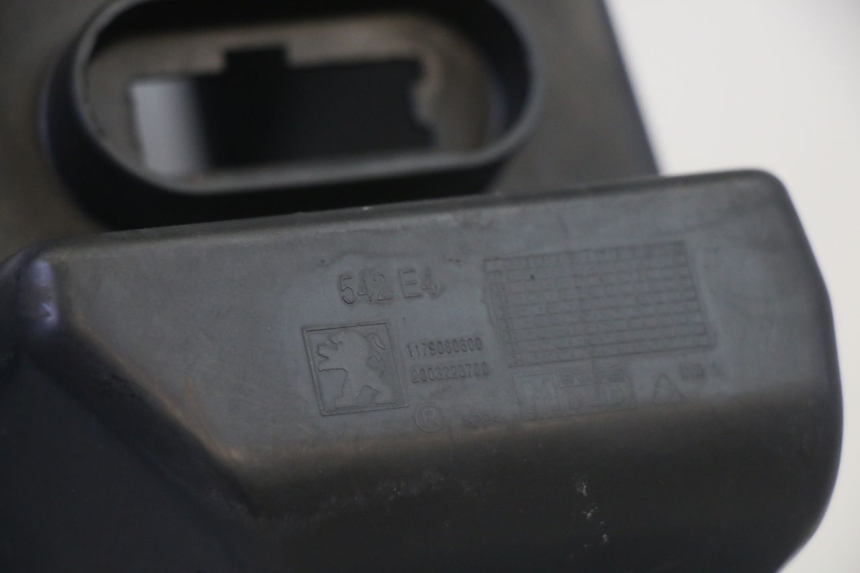 photo de INNER LEGSHIELD PEUGEOT SATELIS 125 (2013 - 2018)