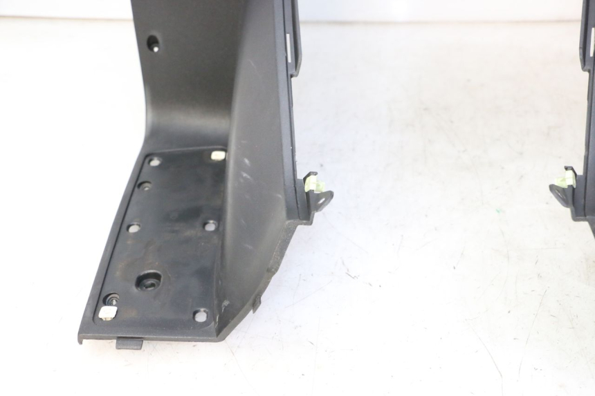 photo de INNER LEGSHIELD PEUGEOT SATELIS 125 (2013 - 2018)