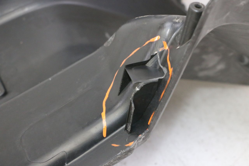 photo de INNER APRON PEUGEOT SPEEDFIGHT 3 AIR 50 (2009 - 2015)