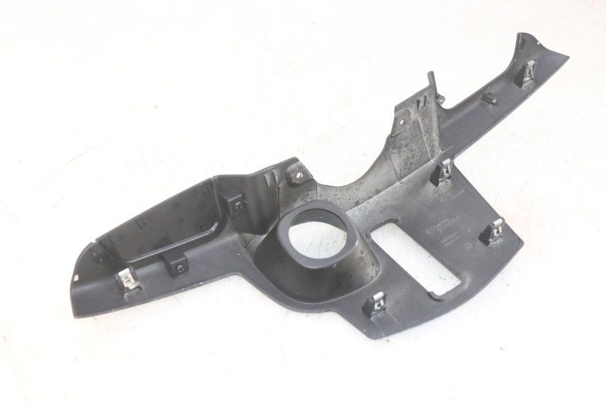 photo de INNER LEGSHIELD UPPER PIAGGIO MP3 HPE 300 (2019 - 2026) - Zoom on usage condition