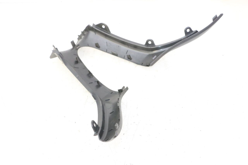 photo de INNER LEGSHIELD UPPER YAMAHA XMAX X-MAX 125 (2021 - 2025)