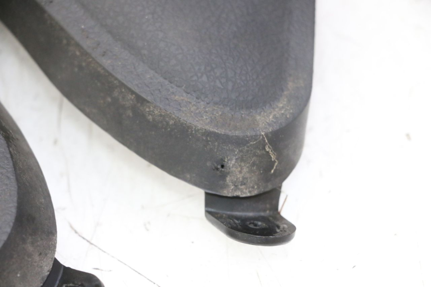 photo de INNER LEGSHIELD UPPER YAMAHA X-MAX XMAX 125 (2010 - 2014)