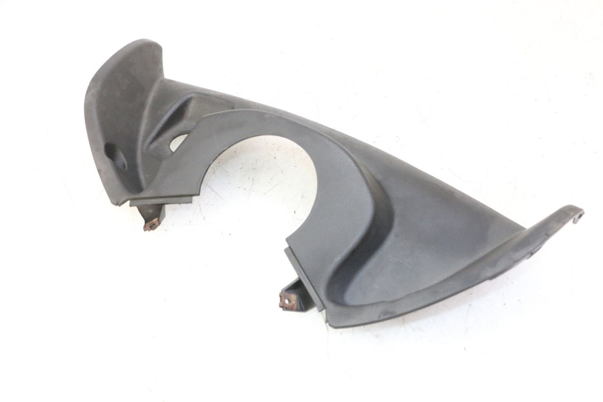 photo de INNER LEGSHIELD UPPER YAMAHA YP MAJESTY 125 (2007 - 2010)