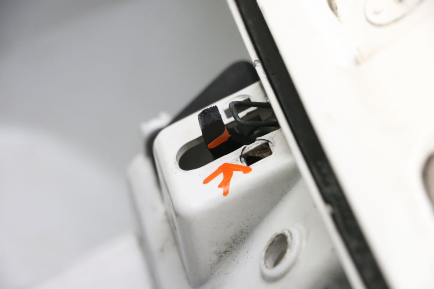 photo de INNER LEGSHIELD PIAGGIO VESPA GTS SUPER IE 125 (2009 - 2016) - Supplementary product photo