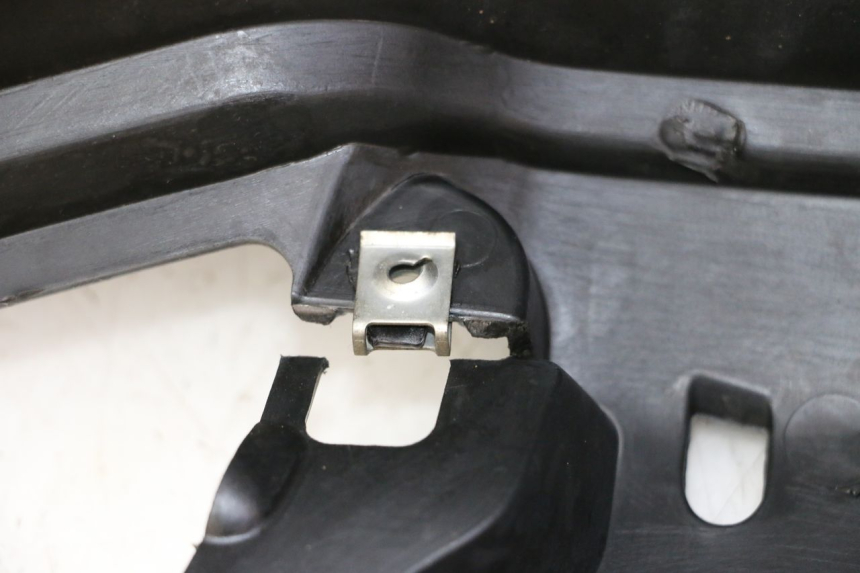 photo de INNER FAIRING YAMAHA X-MAX XMAX 125 (2010 - 2014) - Alternative perspective