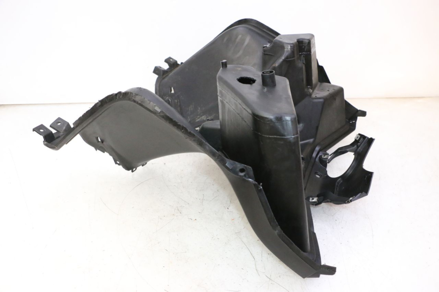 photo de INNER FAIRING YAMAHA X-MAX XMAX 125 (2010 - 2014) - Fixing points details