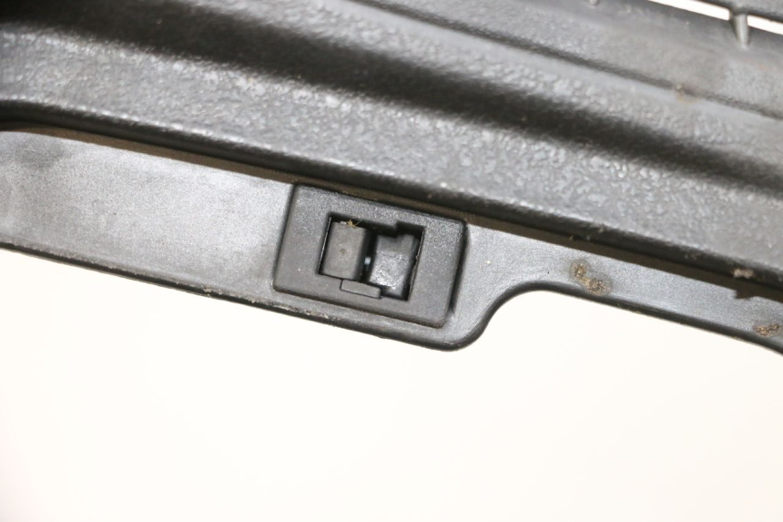 photo de INNER LEGSHIELD PIAGGIO XEVO - X EVO 125 (2007 - 2016) - Markings and original references