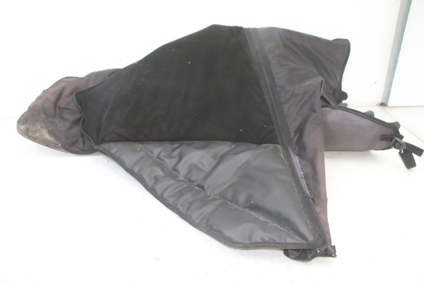 photo de LEG COVER SUZUKI BURGMAN 125 (2018 - 2021) - High-resolution close-up