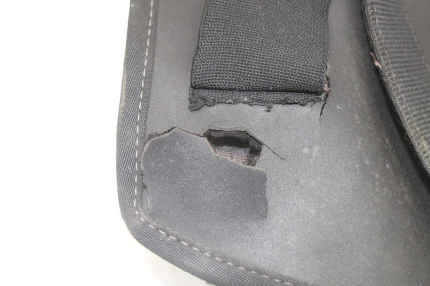 photo de LEG COVER SUZUKI BURGMAN 125 (2018 - 2021) - Surface and material condition