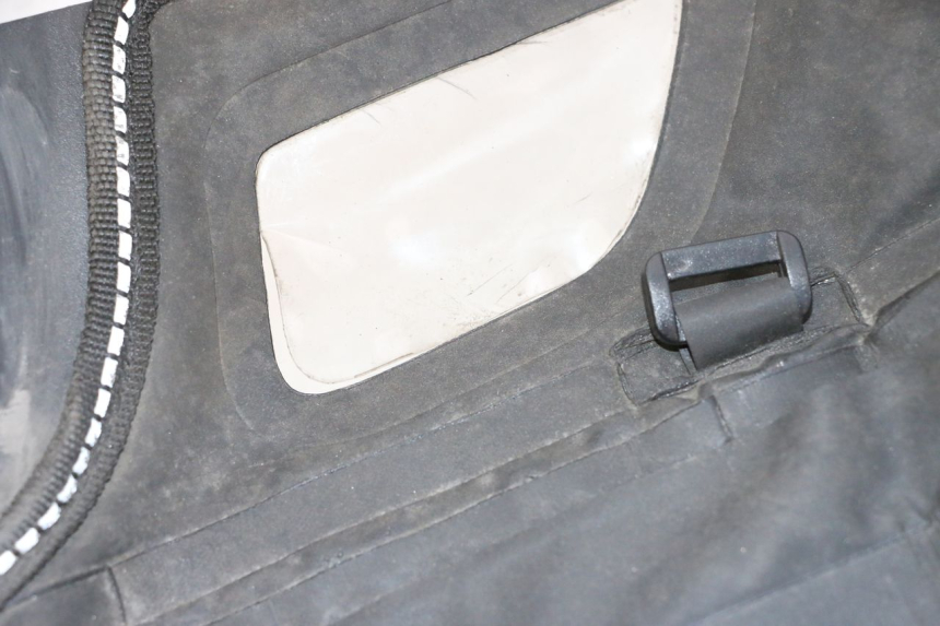 photo de LEG COVER PIAGGIO MP3 HPE 300 (2019 - 2026) - Alternative perspective