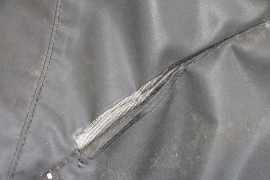 photo de LEG COVER PIAGGIO MP3 HPE 300 (2019 - 2026) - Technical close-up