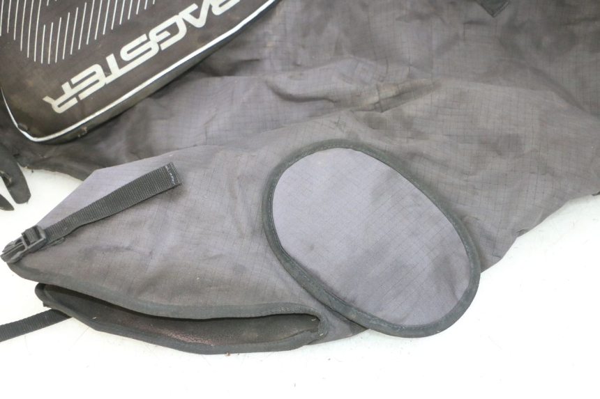 photo de LEG COVER PIAGGIO XEVO - X EVO 125 (2007 - 2016) - Focus on structure