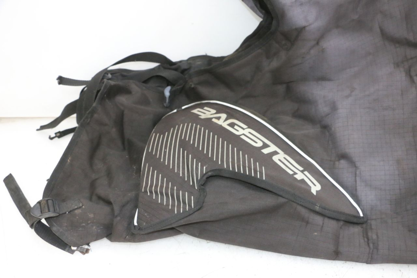 photo de LEG COVER PIAGGIO XEVO - X EVO 125 (2007 - 2016) - Component detail