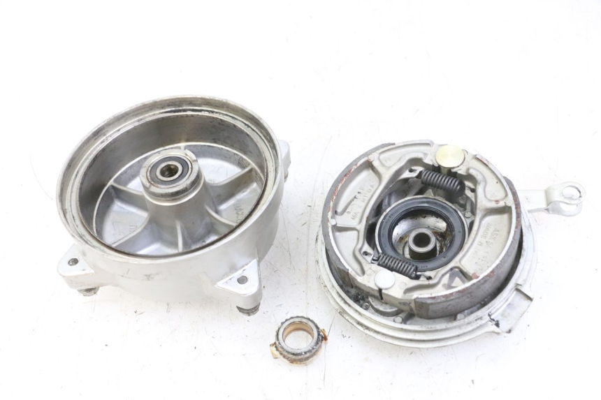 photo de FRONT DRUM HONDA SCV LEAD 100 (2003 - 2007)