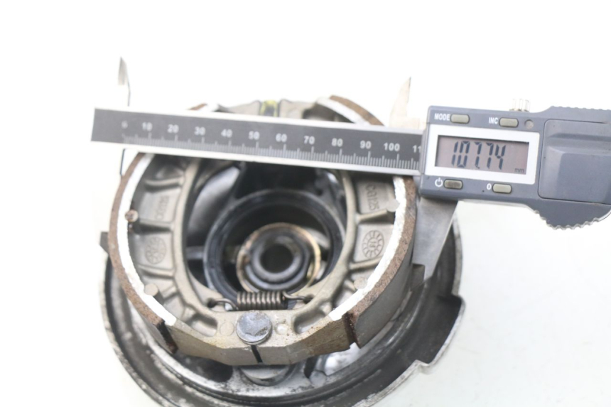 photo de FRONT BRAKE DRUM VASTRO R-ONE 4T 50 (2014 - 2022)
