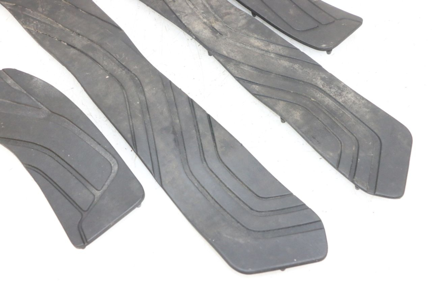 photo de FLOOR PANEL RUBBER SUZUKI BURGMAN 650 (2013 - 2020)