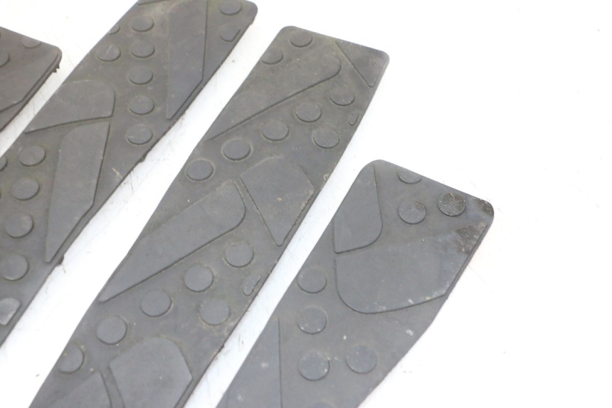 photo de FOOTBOARD MAT KYMCO DINK STREET 125 (2009 - 2014)