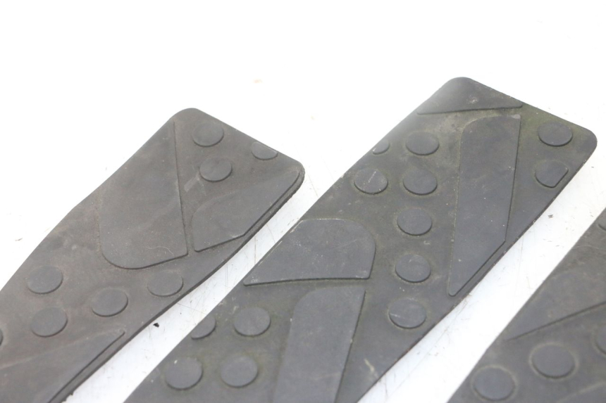 photo de FOOTBOARD MAT KYMCO DINK STREET 125 (2009 - 2014)