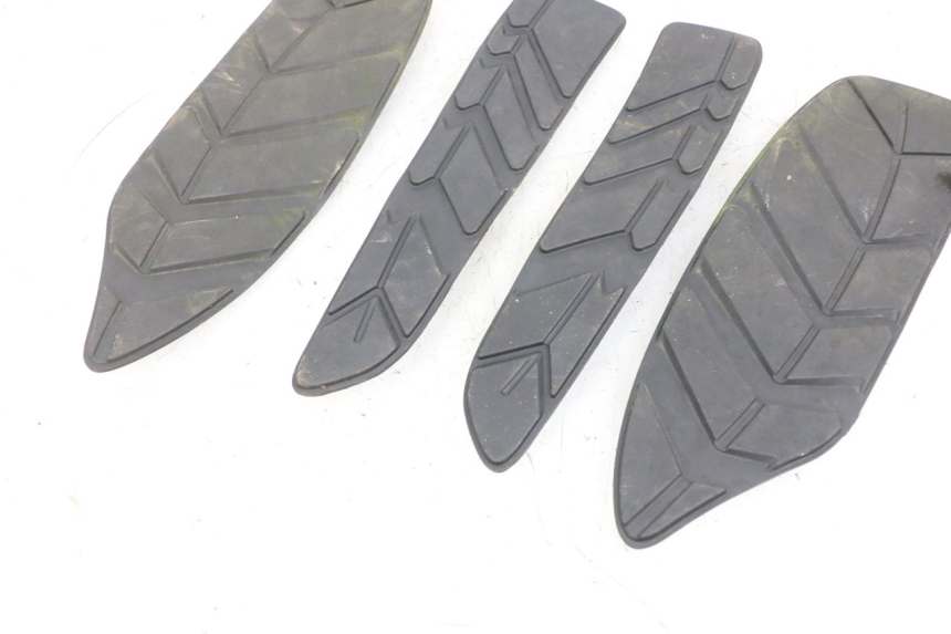 photo de FLOOR PANEL RUBBER SYM GTS EVO 125 (2009 - 2013) - Fixing points details