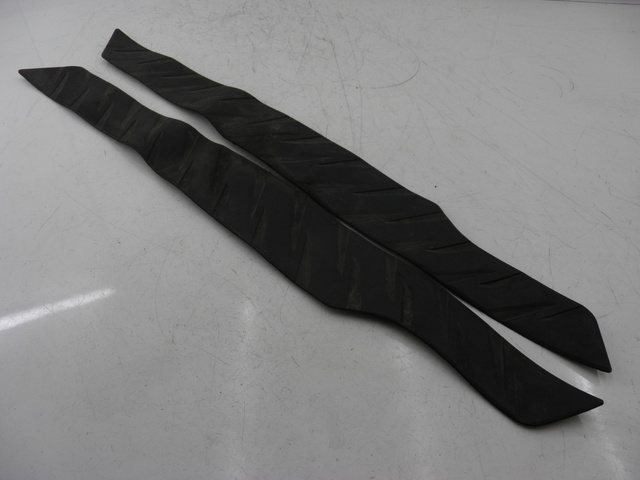 photo de FLOOR PANEL RUBBER HONDA FES PANTHEON 125 (2003 - 2007)