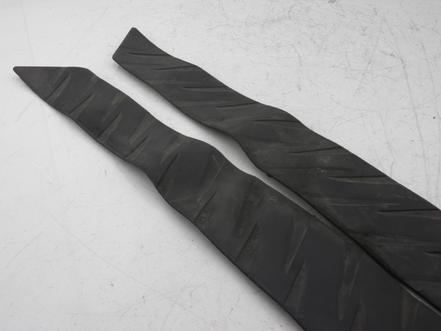 photo de FLOOR PANEL RUBBER HONDA FES PANTHEON 125 (2003 - 2007)