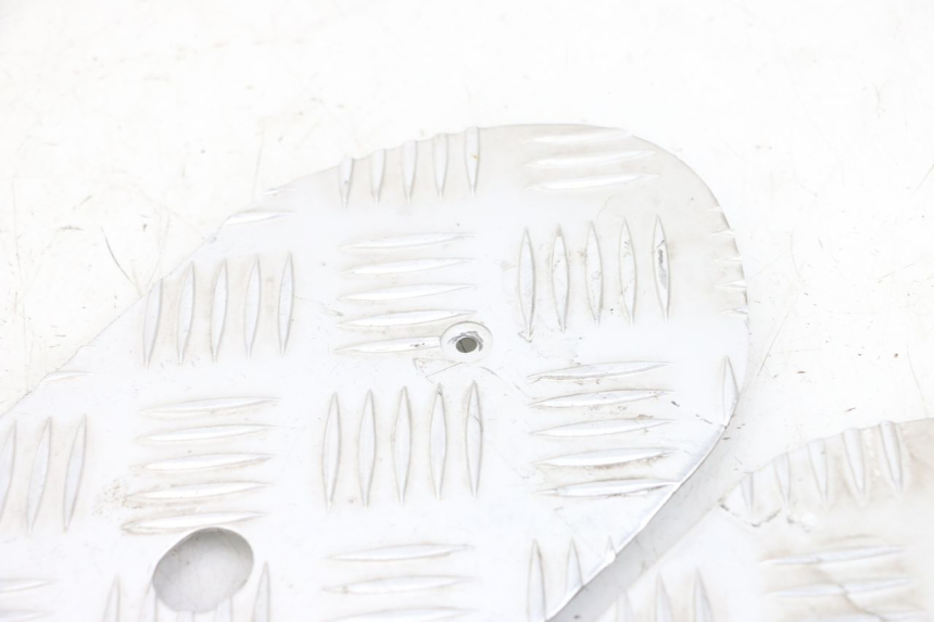 photo de FOOTBOARD MAT PEUGEOT KISBEE 4T 50 (2018 - 2022) - Product overview