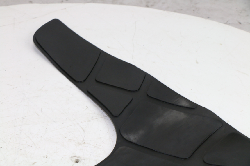 photo de FLOOR PANEL RUBBER KYMCO GRAND DINK 125 (2002 - 2007)