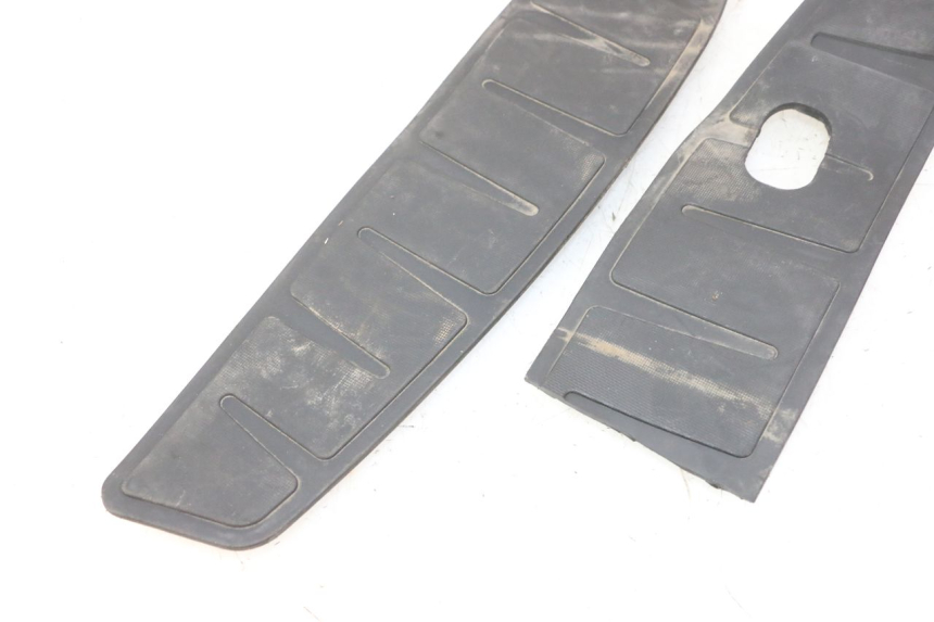 photo de FOOTBOARD MAT PIAGGIO MP3 RL 250 (2007 - 2010)