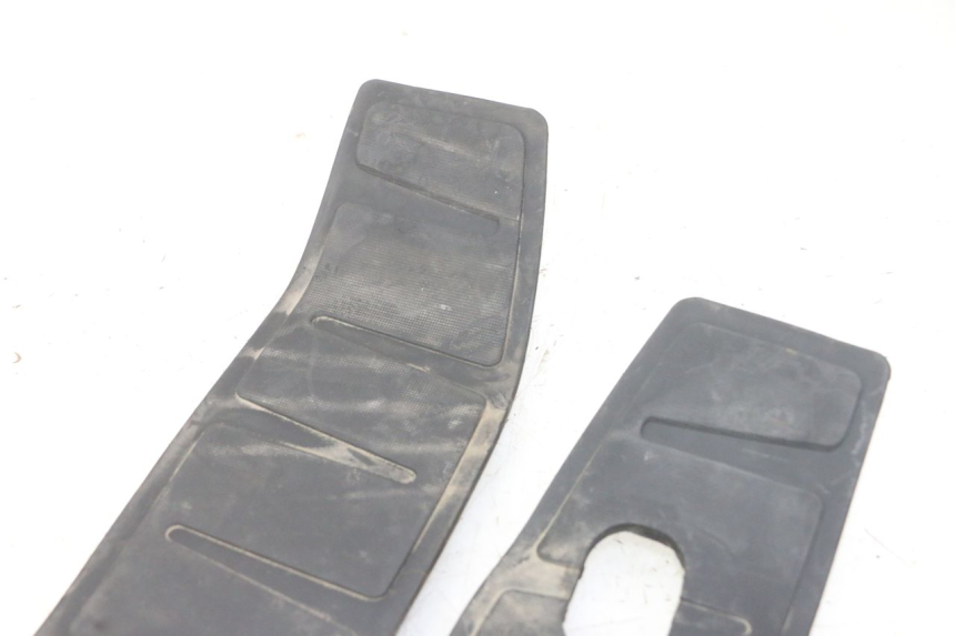 photo de FOOTBOARD MAT PIAGGIO MP3 RL 250 (2007 - 2010)