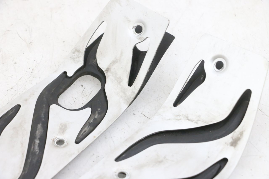 photo de FLOOR PANEL RUBBER PIAGGIO MP3 500 (2016 - 2018) - Product overview