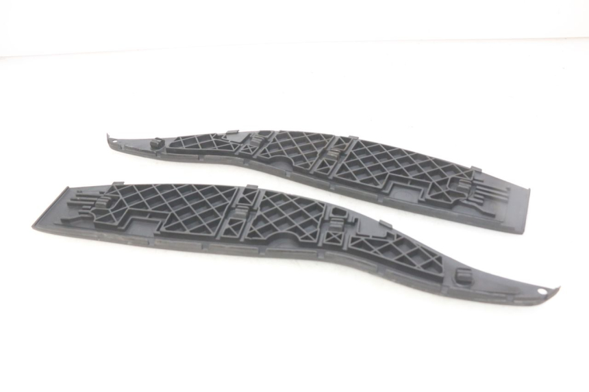 photo de FOOTBOARD MAT GILERA NEXUS 125 (2009 - 2013)