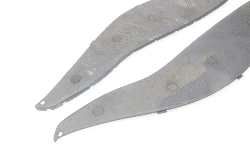 photo de FOOTBOARD MAT GILERA NEXUS 125 (2009 - 2013)