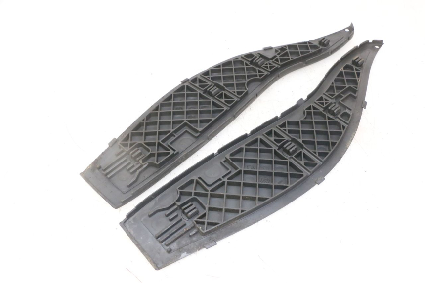 photo de FOOTBOARD MAT GILERA NEXUS 125 (2009 - 2013)
