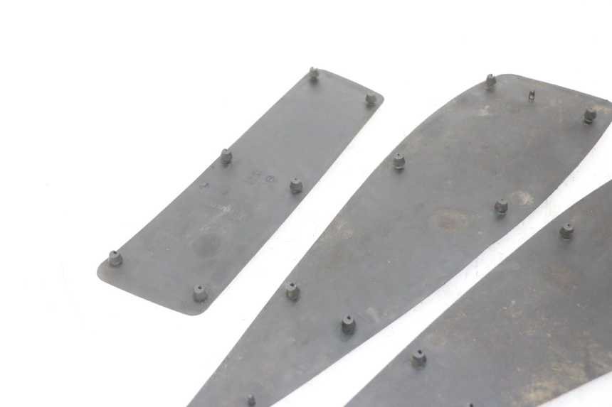 photo de FLOOR PANEL RUBBER PEUGEOT SATELIS 125 (2013 - 2018)