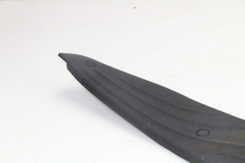 photo de FLOOR PANEL RUBBER PIAGGIO X10 500 (2012 - 2018)