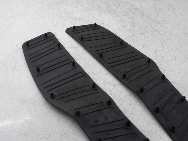 photo de FLOOR PANEL RUBBER PIAGGIO X8 125 (2004 - 2007)