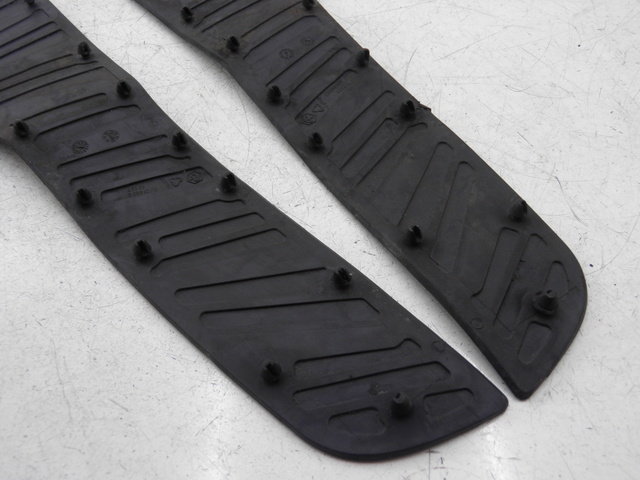 photo de FLOOR PANEL RUBBER PIAGGIO X8 125 (2004 - 2007)
