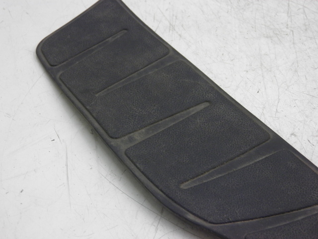 photo de FLOOR PANEL RUBBER PIAGGIO X8 125 (2004 - 2007)