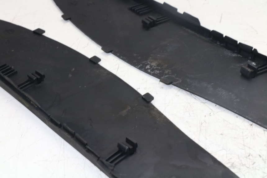 photo de FLOOR PANEL RUBBER PIAGGIO X9 125 (2000 - 2003)