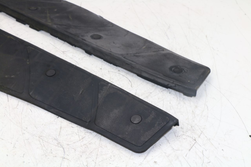 photo de FLOOR PANEL RUBBER PIAGGIO X9 125 (2000 - 2003)