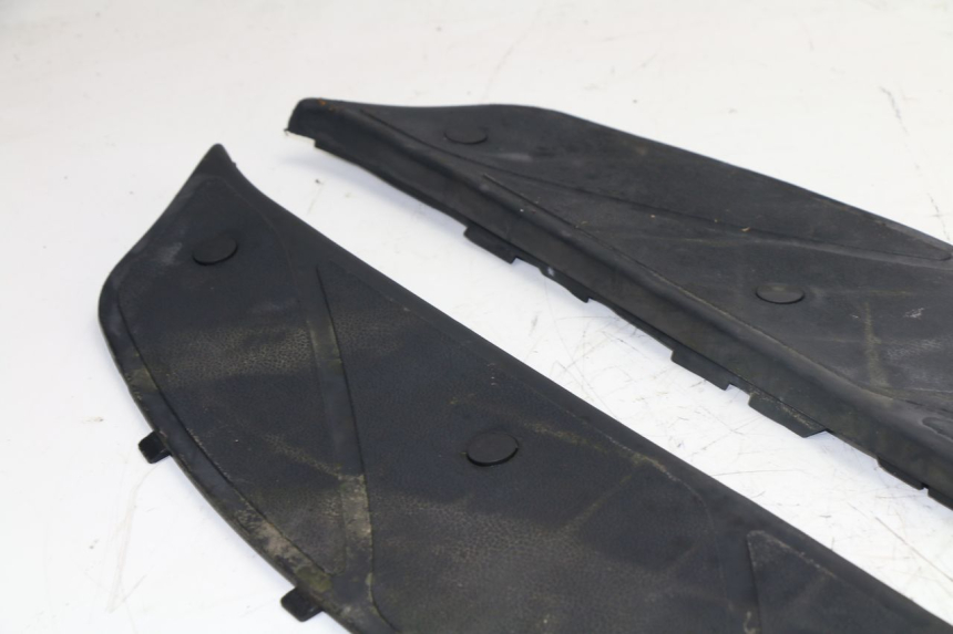 photo de FLOOR PANEL RUBBER PIAGGIO X9 125 (2000 - 2003)
