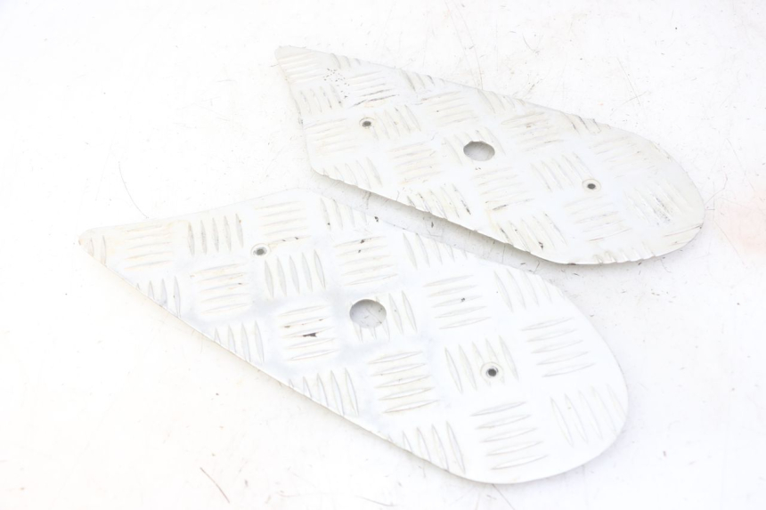 photo de FLOOR PANEL RUBBER PEUGEOT STREETZONE I NAKED 2T 50 (2018 - 2020)