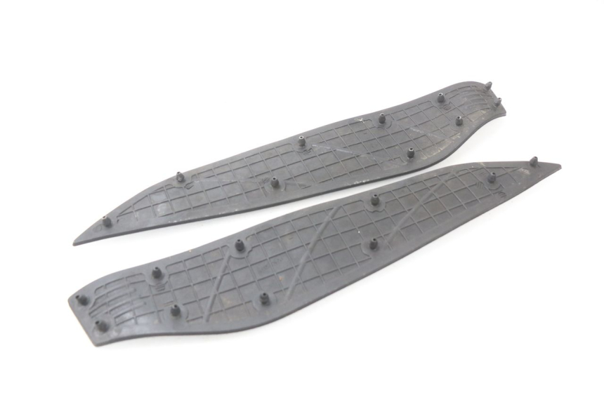 photo de FLOOR PANEL RUBBER YAMAHA XMAX X-MAX 125 (2006 - 2009) - Component detail