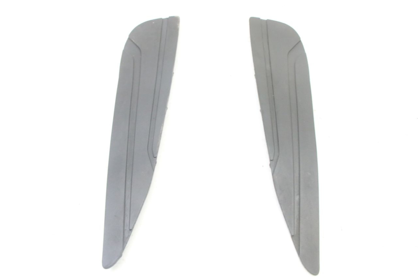 photo de FOOTBOARD MAT YAMAHA X-MAX XMAX 125 (2010 - 2014)