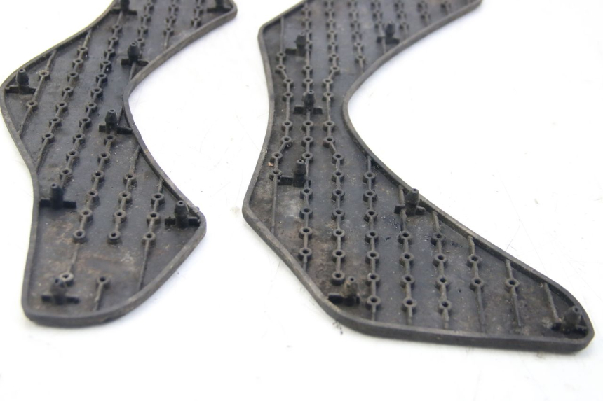 photo de FOOTBOARD MAT YAMAHA HW XENTER 125 (2011 - 2017)