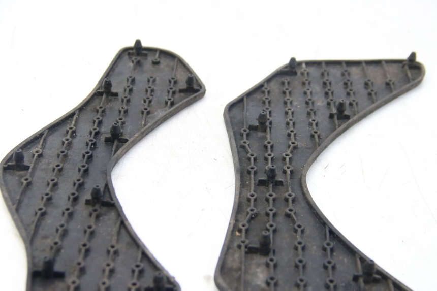 photo de FOOTBOARD MAT YAMAHA HW XENTER 125 (2011 - 2017)