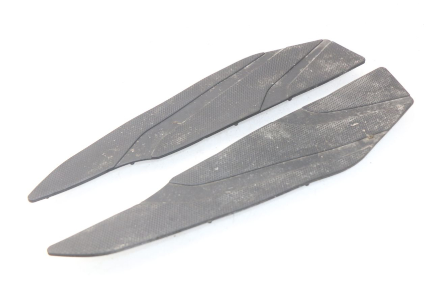 photo de FOOTBOARD MAT YAMAHA YP X-MAX XMAX 400 (2014 - 2017)