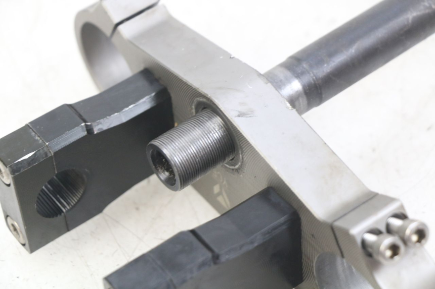 photo de FORK HEAD YCF PILOT 125